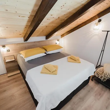 Josipa's House بيت للعطل